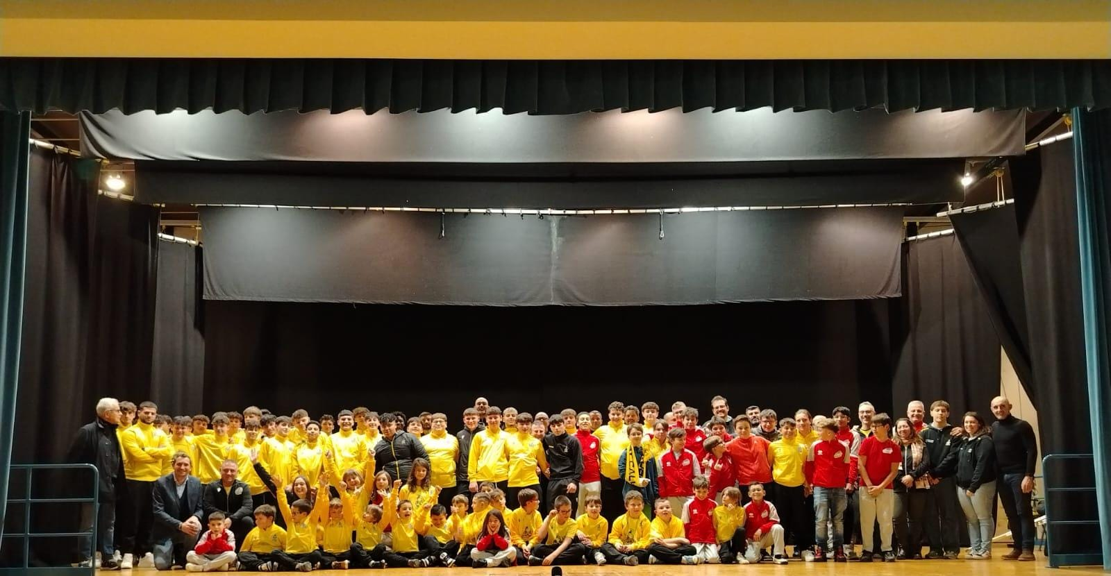 NATALE GIALLONERO: IL TRADIZIONALE MOMENTO CONVIVIALE DI AUGURI CON GLI ATLETI DEL VIVAIO E LE LORO FAMIGLIE